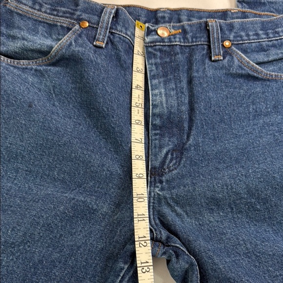 Wrangler Classic Blue Straight Jeans with Durable Denim - Picture 6 of 8